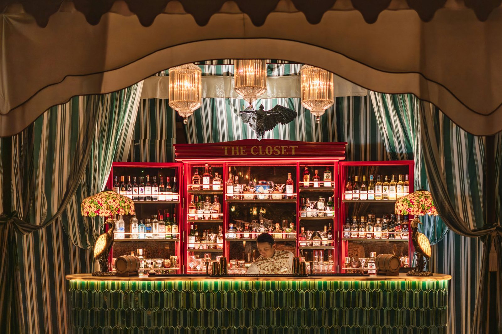 Elegant hotel bar with cocktails — Copenhagen's best hotel bars include Balthazar (Hotel d'Angleterre), Lillian (Hotel Sanders) and Hotel Royal's lobby bar