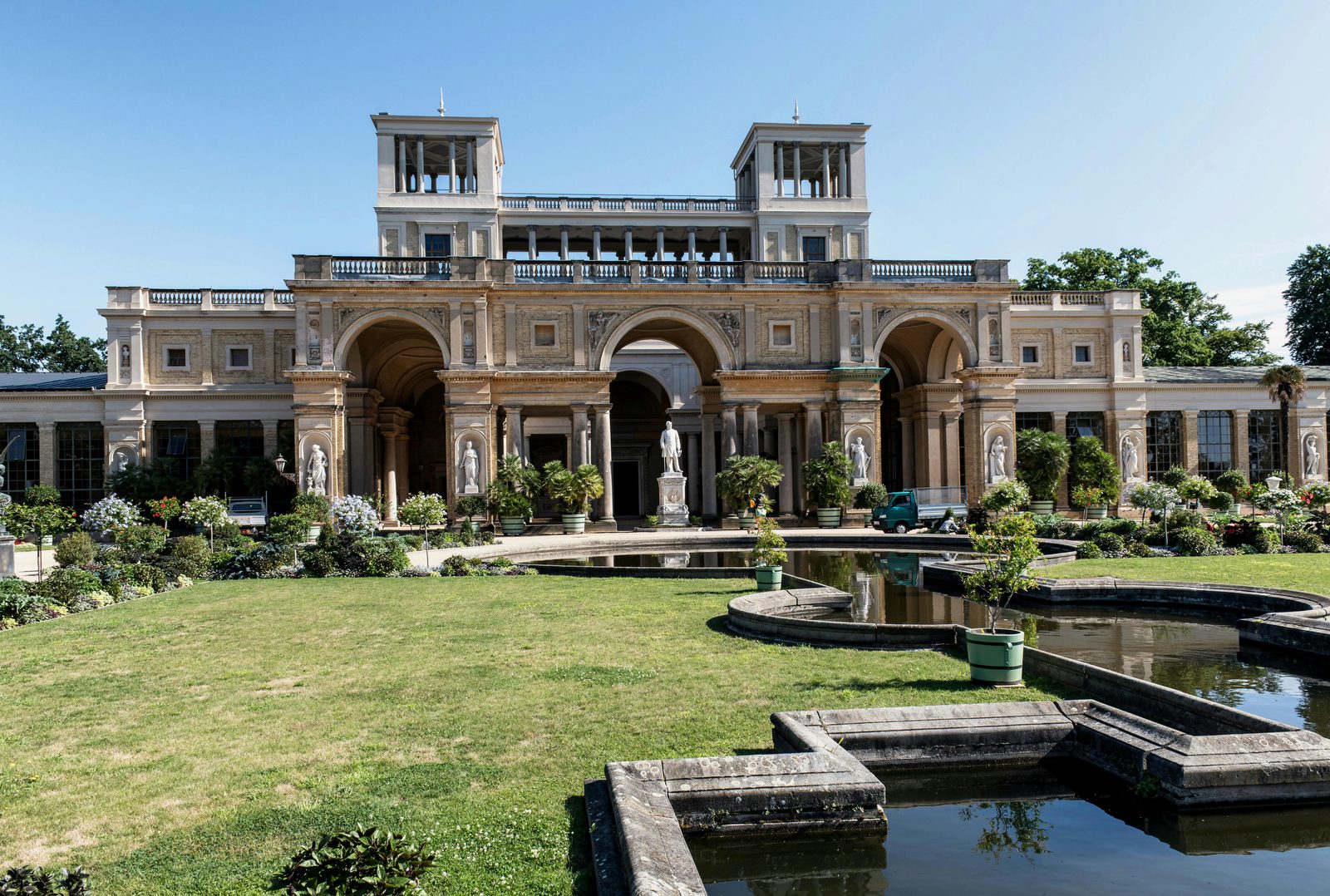 Renaissance castle with formal gardens — similar to Copenhagen's Rosenborg Castle and Kongens Have on a 1-day itinerary