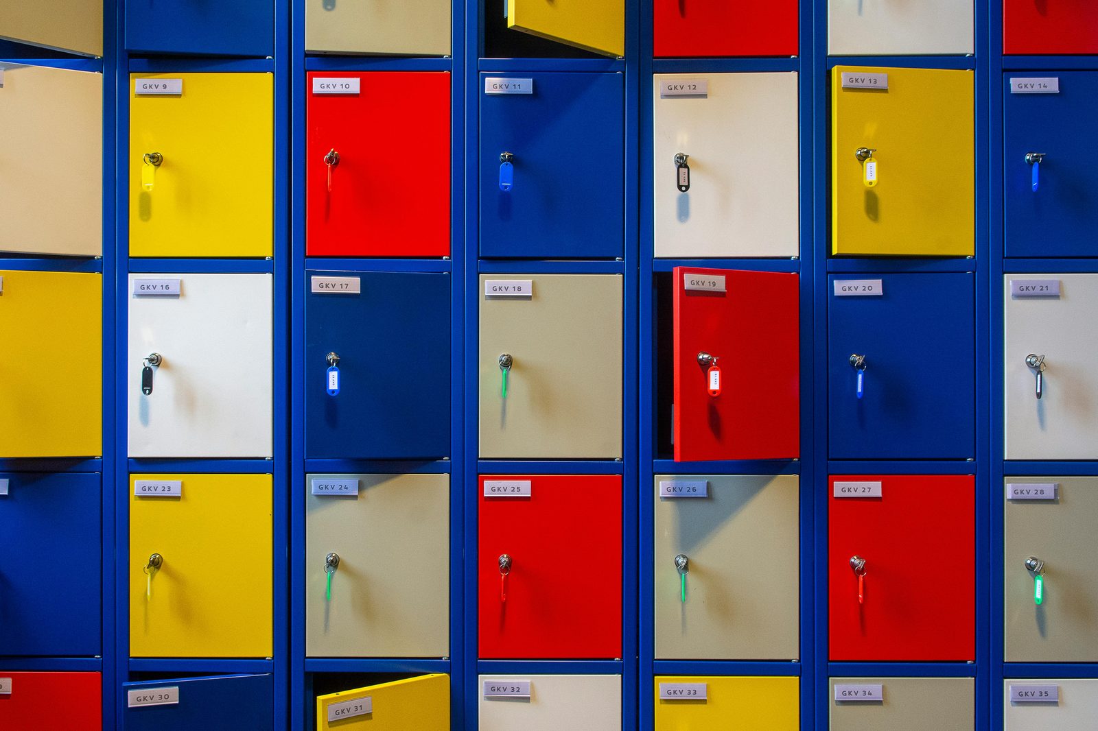 Airport luggage lockers — bag storage for a Copenhagen layover