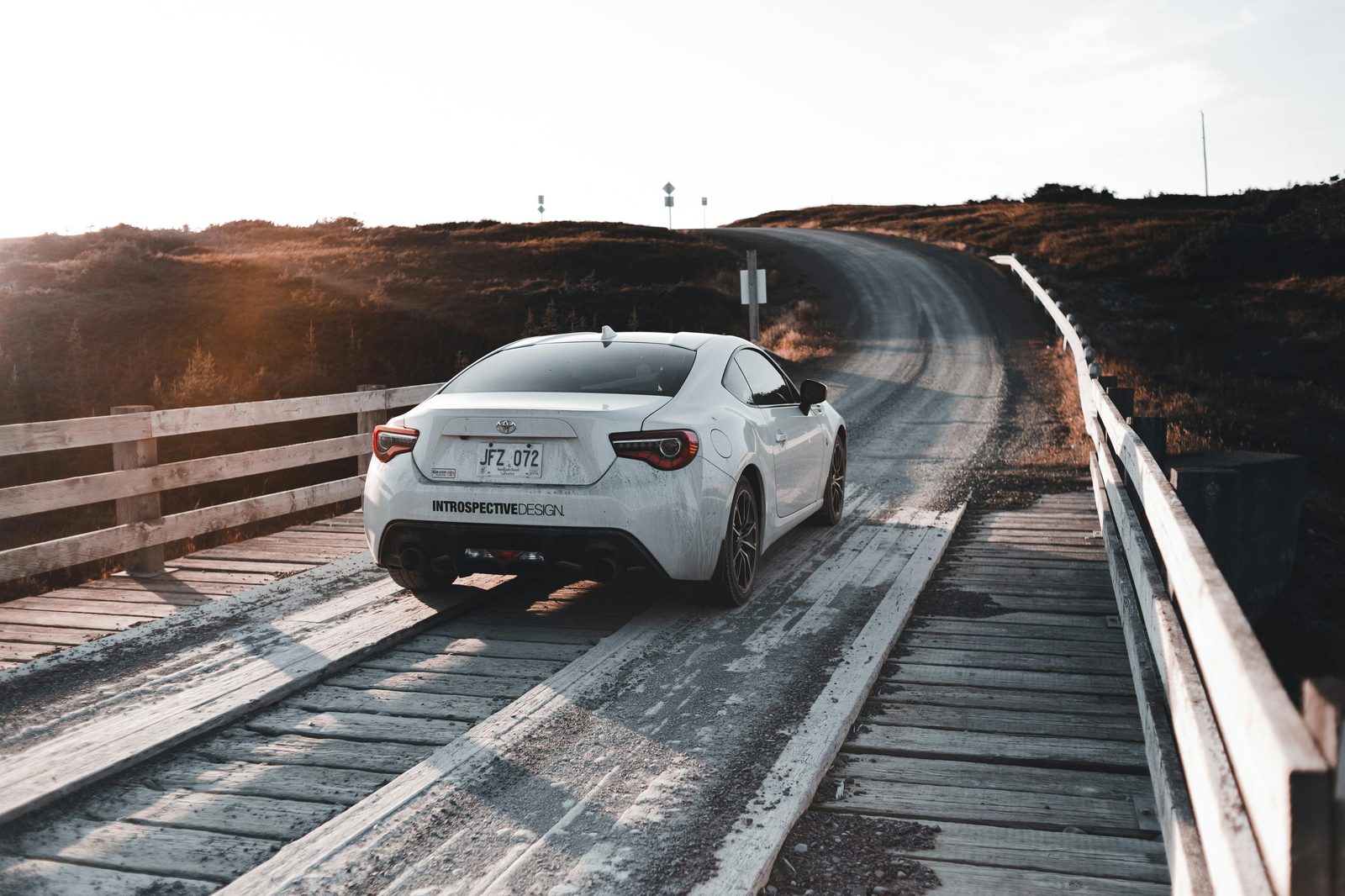 Cars crossing bridge — Oresund Bridge by car takes 15-20 min across; toll 460 DKK / 660 SEK each way