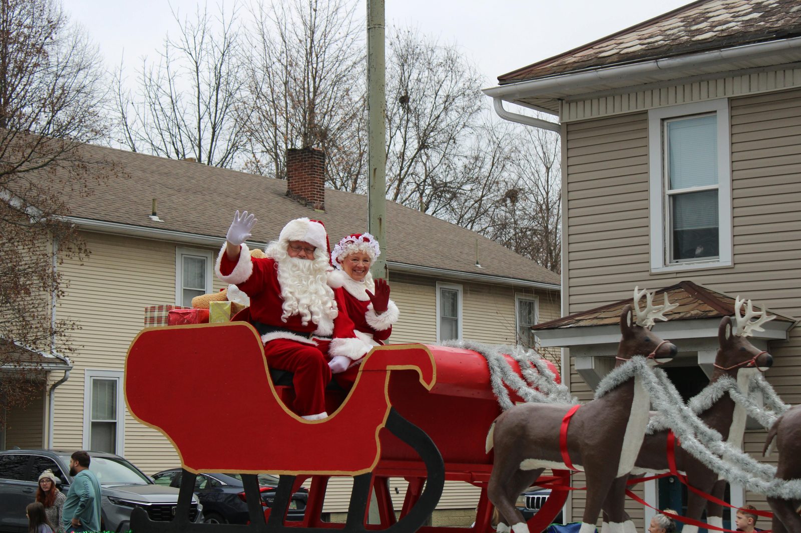 Santa parade christmas children — Tivoli daily Christmas parade through the gardens features Santa, elves, and Christmas characters